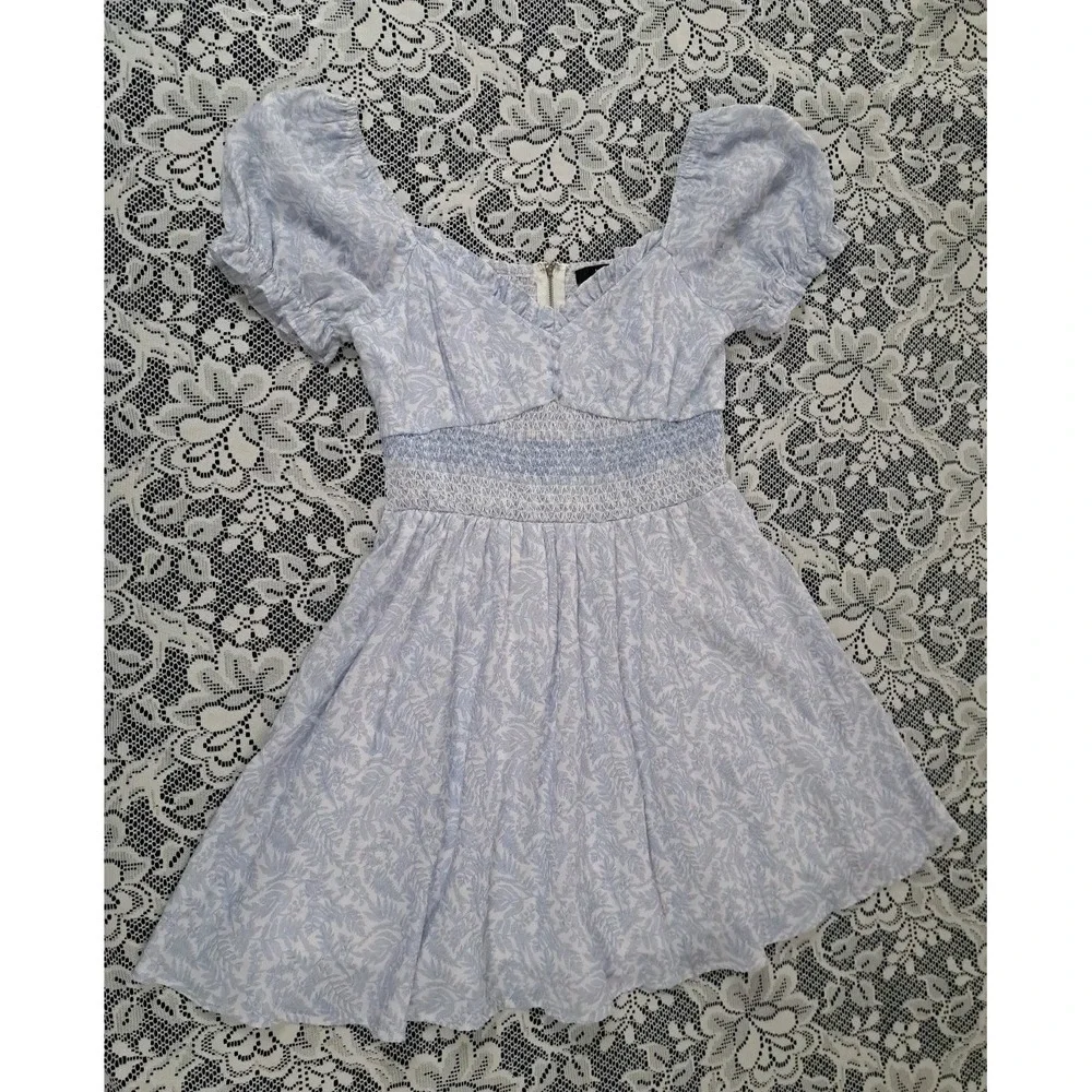 Lulus Mini Dress L Periwinkle Blue Print Puff Sleeve Sweetheart Neckline Smocked